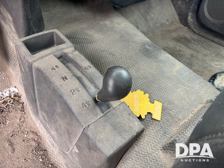 2011-chevrolet-3500hd-image-27