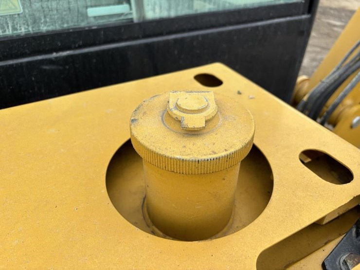 2023-caterpillar-305.5e2-image-47