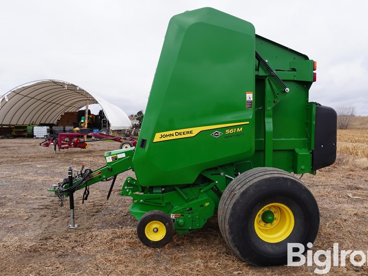 2024-john-deere-561m-image-8