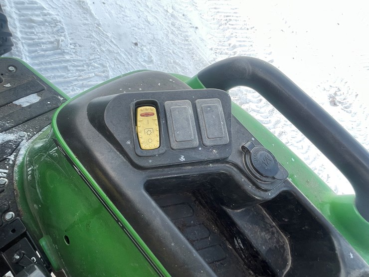 john-deere-3025e-image-21