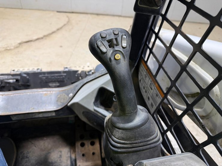 2019-bobcat-t595-image-20