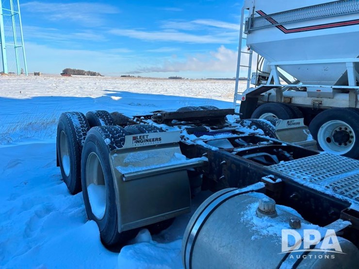 international-prostar-image-6