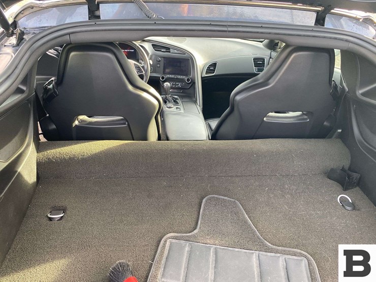 2014-chevrolet-corvette-stingray-coupe-image-25