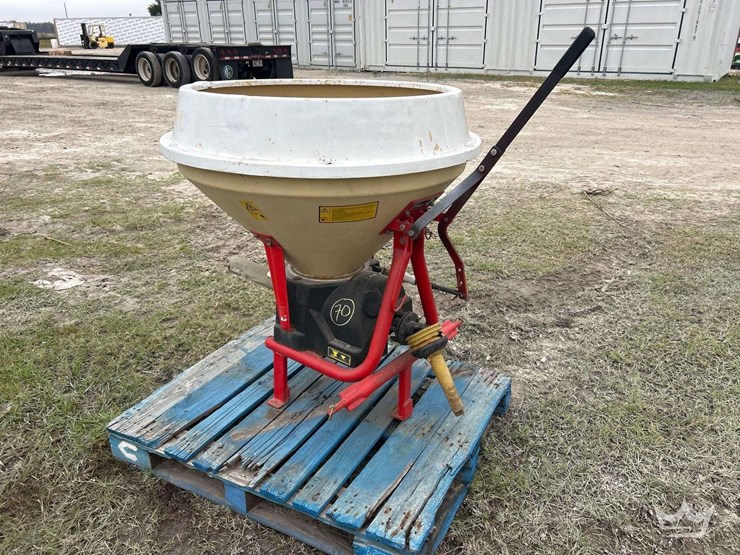 kverneland-ps203-seed-spreader-pto-attachment-image-4