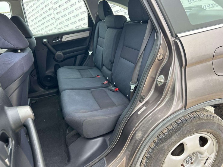 2010-honda-cr-v-suv-image-15