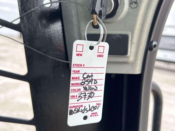 compact-track-loader-skid-steer-image-26