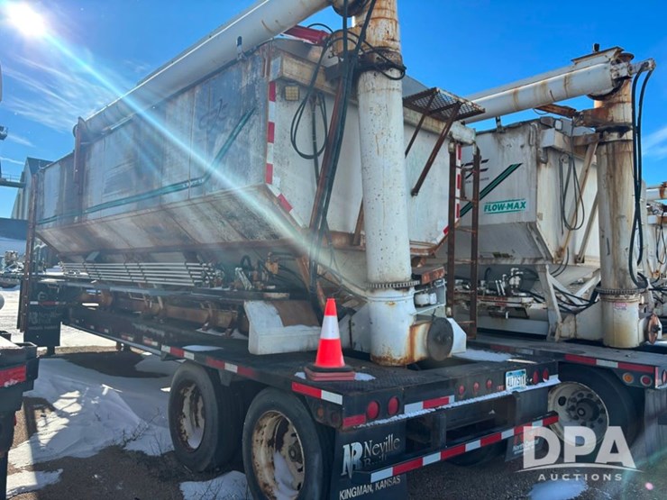 2007-neville-trailer-image-5