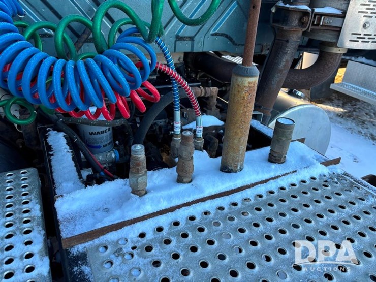 international-prostar-image-26