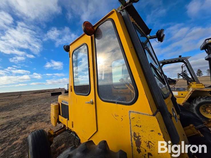 john-deere-380-image-14