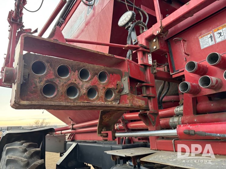 2018-case-ih-810-image-47