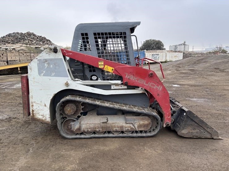 2016-takeuchi-tl8-image-7