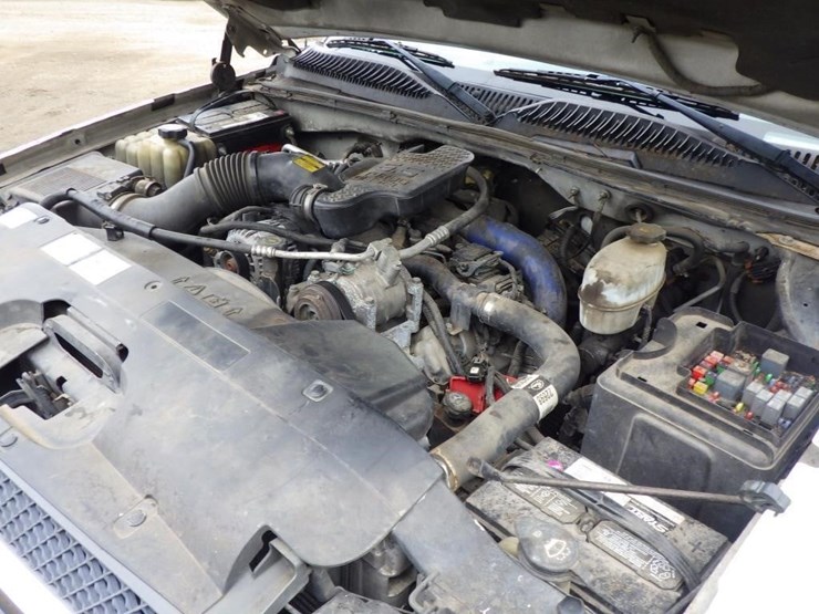 2003-chevrolet-3500-image-8