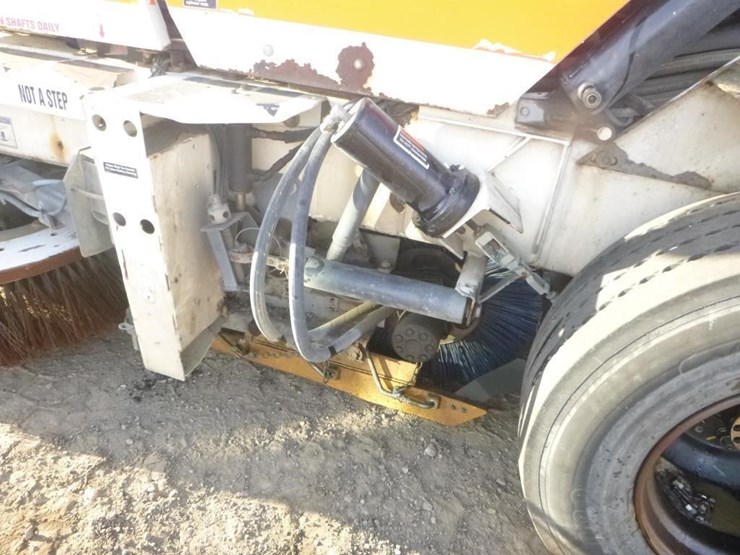 2013-global-m4-sweeper-image-11