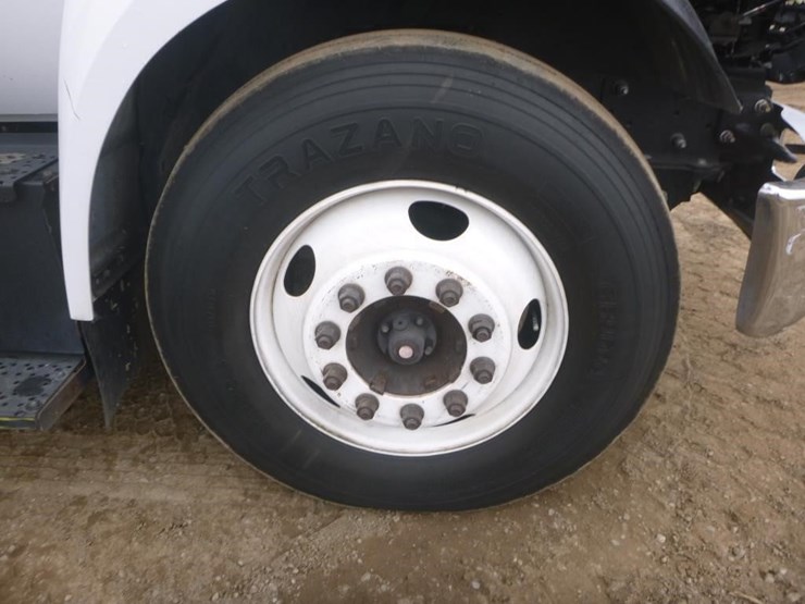 2016-ford-f650-xlt-image-25