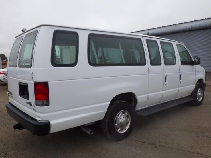 ford-econoline-350-image-3