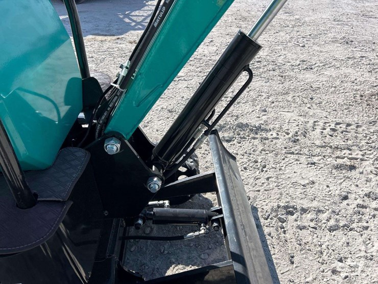 unused-2025-cfg-industrial-mx12rx-mini-excavator-image-11