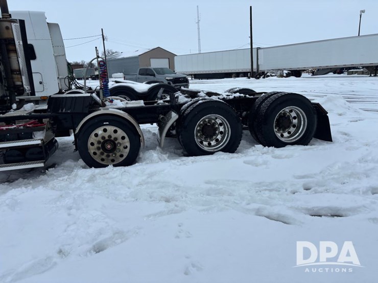 2012-international-prostar-image-3