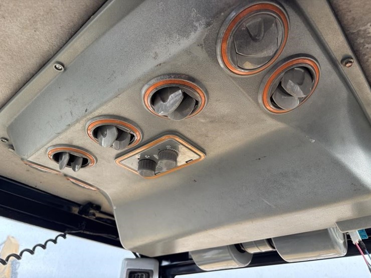 2023-caterpillar-305.5e2-image-40