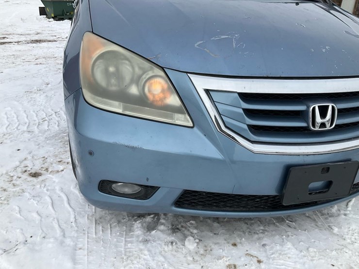 2010-honda-odyssey-touring-image-10