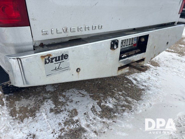 2011-chevrolet-3500hd-image-17