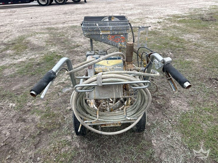 graco-gas-powered-portable-line-striper-image-8