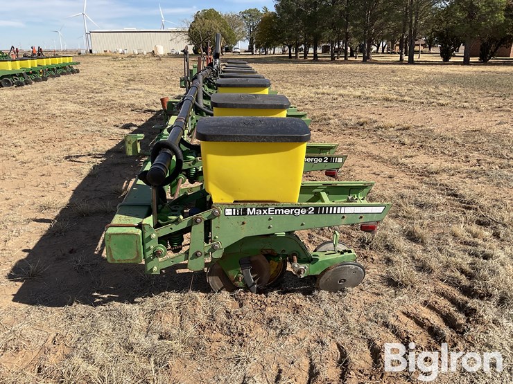 john-deere-7300-image-8