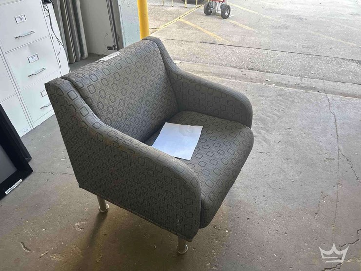 office-couches-and-chair-image-2