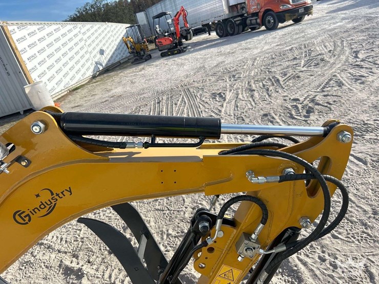 2025-cfg-industrial-qk20r-mini-excavator-image-12