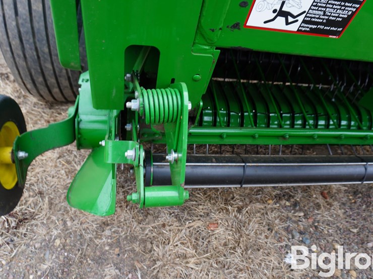 2024-john-deere-561m-image-19