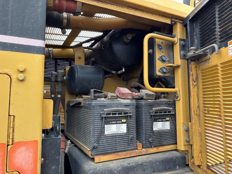 2006-caterpillar-143h-image-62