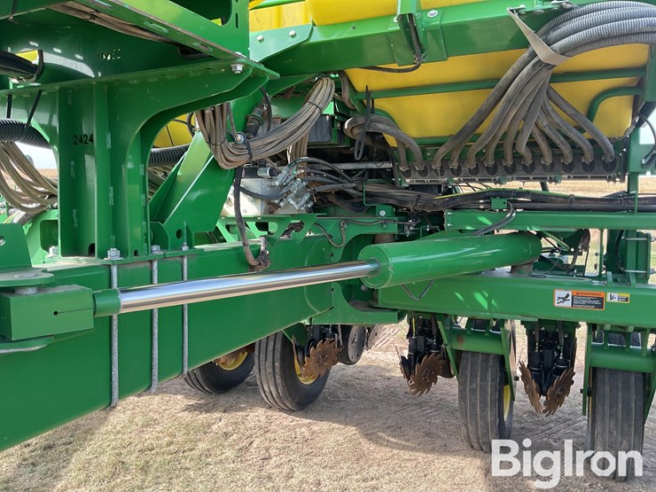 2019-john-deere-1775nt-image-12