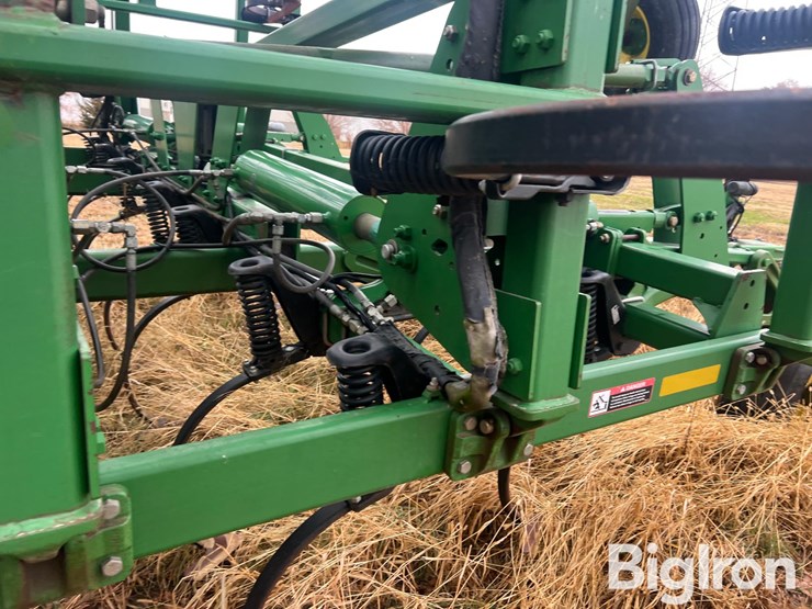 john-deere-2210-image-15