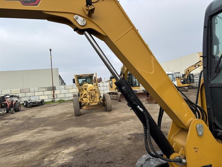 2023-caterpillar-305.5e2-image-21