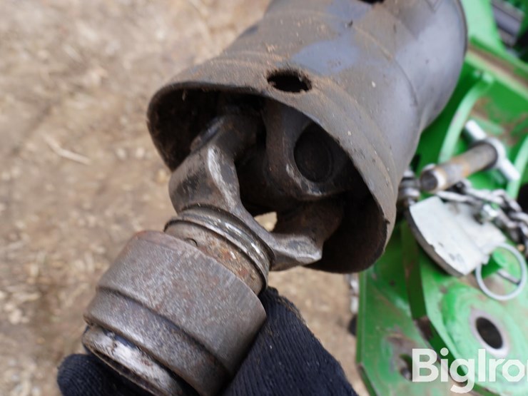 2024-john-deere-561m-image-14