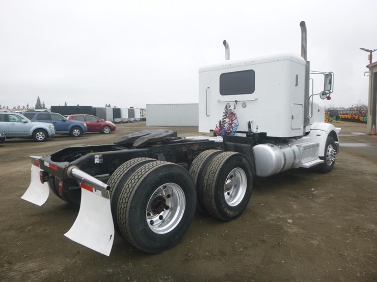 2014-peterbilt-367-image-3
