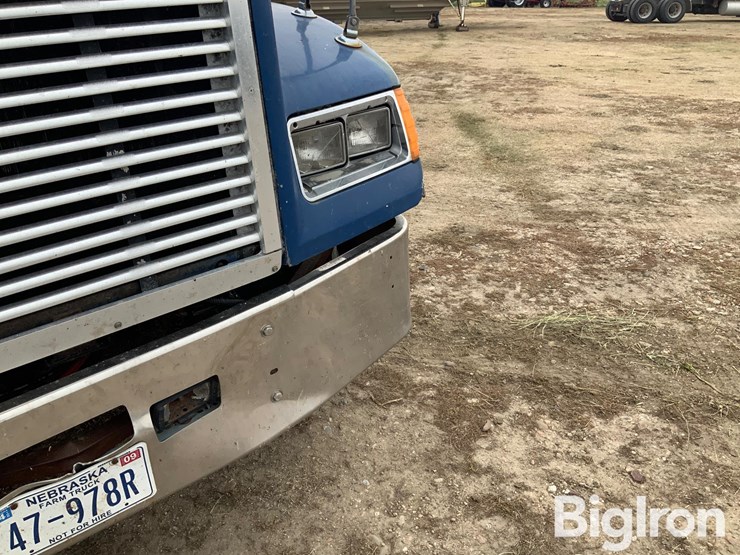 1999-freightliner-fld112-image-17