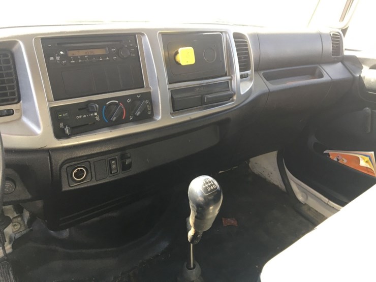 2012-hino-338-image-7