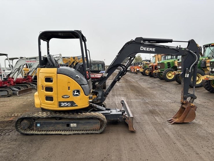 2022-deere-35g-image-7