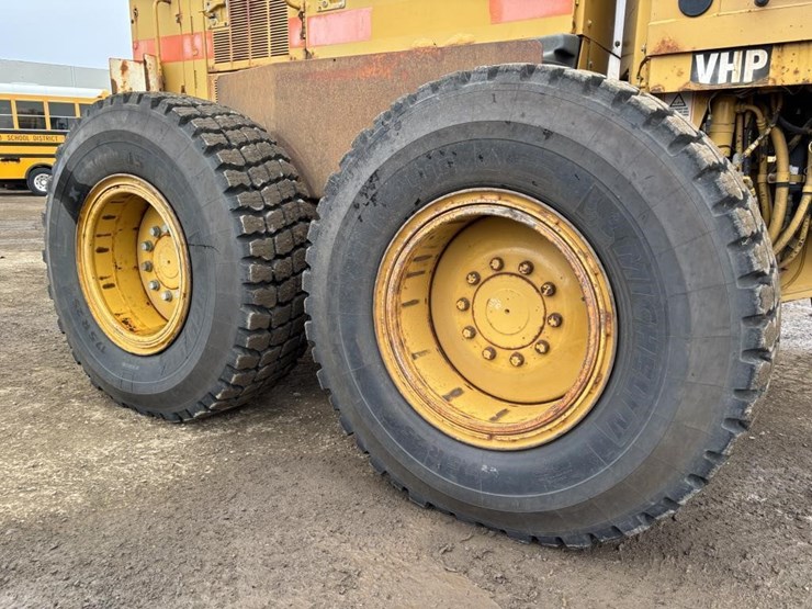 2006-caterpillar-143h-image-26