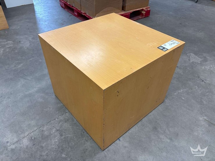 square-wood-office-table-image-3