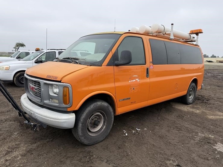 2000-gmc-3500-image-2