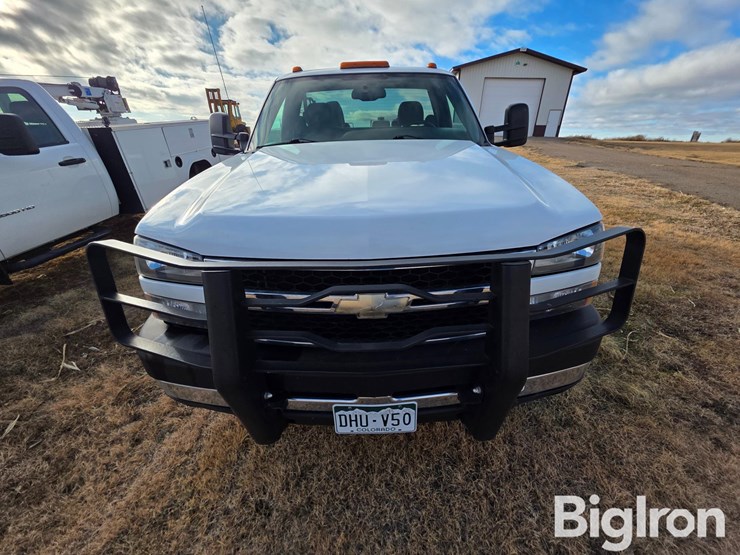 chevrolet-silverado-3500-image-2