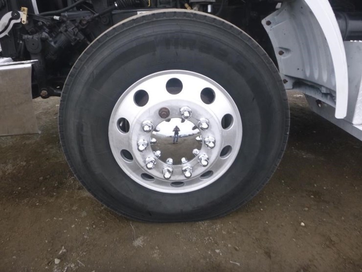 2014-peterbilt-367-image-26