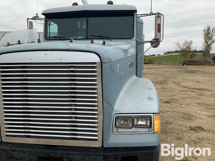 1992-freightliner-fld120-image-15