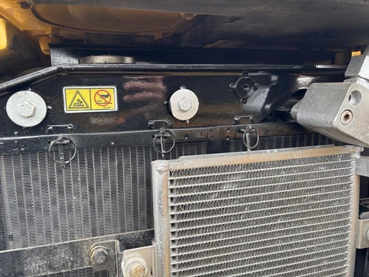 caterpillar-305.5e2-image-49