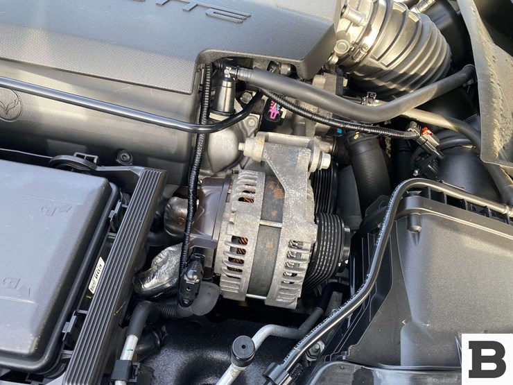 2014-chevrolet-corvette-stingray-coupe-image-32