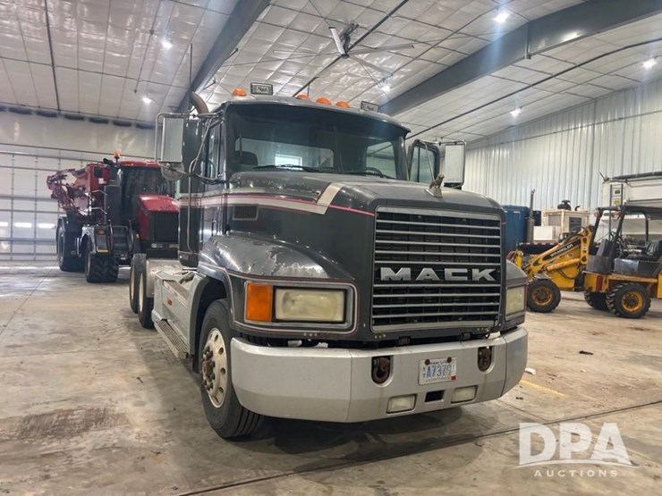 1993-mack-ch613-image-19