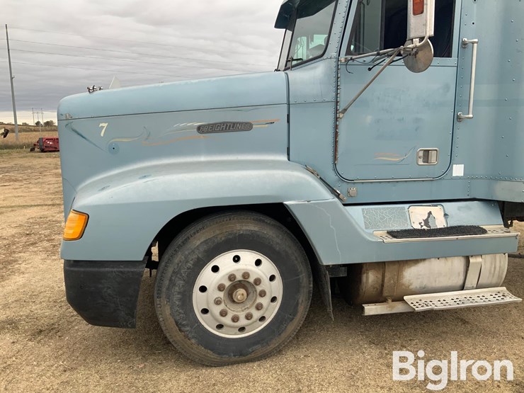 1992-freightliner-fld120-image-9