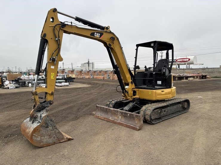 caterpillar-305.5e2-cr-image-1