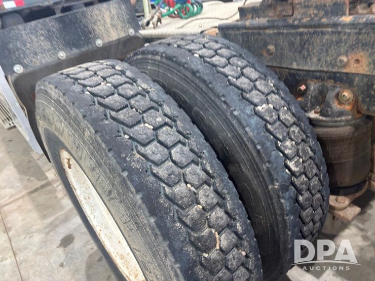 1993-mack-ch613-image-44